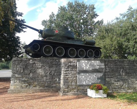 Soviet tank monument in Narva